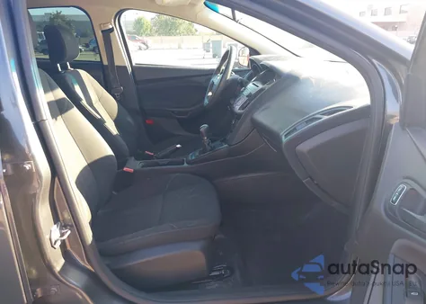 2017 Ford Focus S z USA, uszkodzony, nr VIN 1FADP3E25HL255297